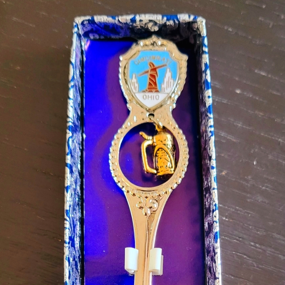 Souvenir spoon. Ohio. In box with a beer stein charm
